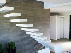 Les escaliers d’intérieur moderne pour impressionner vos invités à Saint-Medard